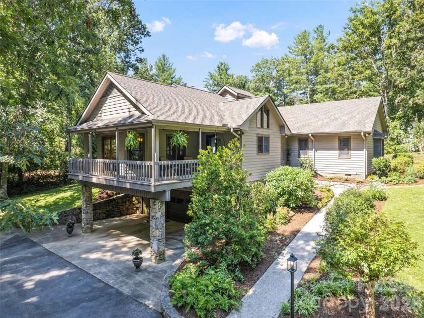 58 Sedgewood Court, Fairview, NC 28730.  MLS# CAR4405179, YatesRealty ID 39312. 