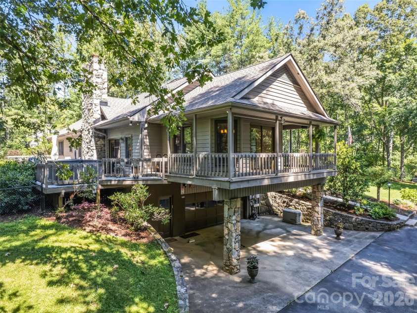 58 Sedgewood Court, Fairview, NC 28730.  MLS# CAR4405179, YatesRealty ID 39312. 