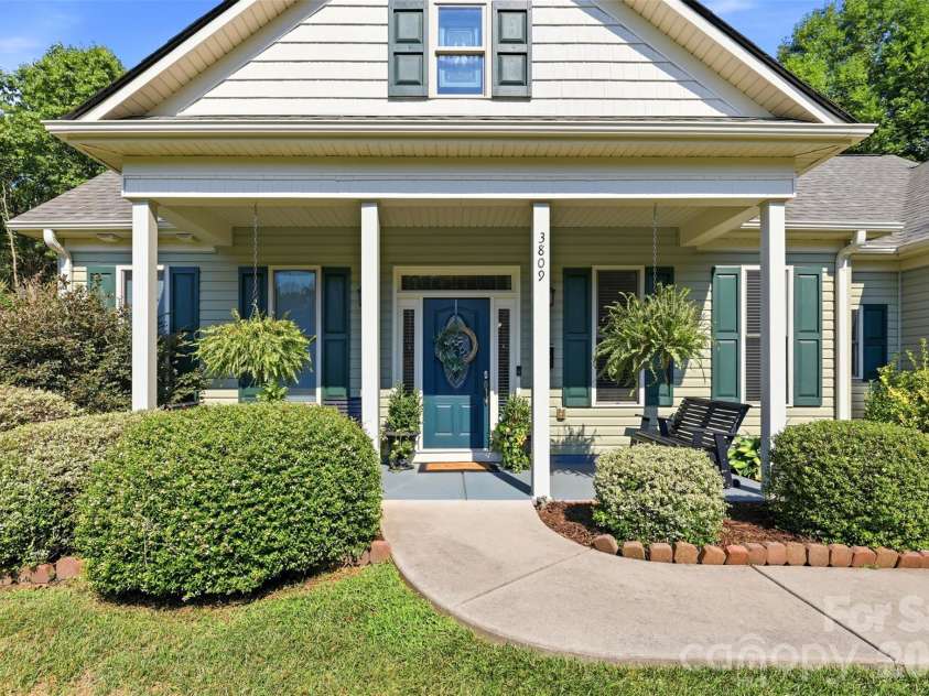 3809 Creek Ridge Drive, Denver, NC 28037.  MLS# CAR4403828, YatesRealty ID 39313. 