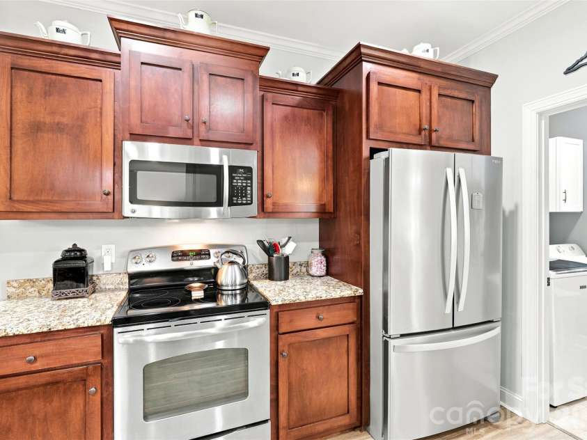 3809 Creek Ridge Drive, Denver, NC 28037.  MLS# CAR4403828, YatesRealty ID 39313. 