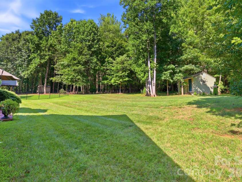 3809 Creek Ridge Drive, Denver, NC 28037.  MLS# CAR4403828, YatesRealty ID 39313. 