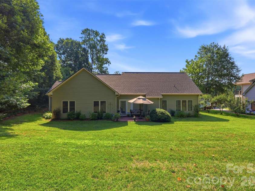 3809 Creek Ridge Drive, Denver, NC 28037.  MLS# CAR4403828, YatesRealty ID 39313. 