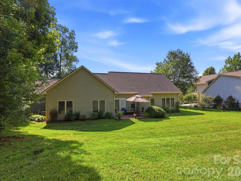 3809 Creek Ridge Drive, Denver, NC 28037.  MLS# CAR4403828, YatesRealty ID 39313. 