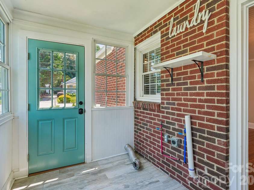 1135 13th Avenue Avenue, Hickory, NC 28601.  MLS# CAR4403535, YatesRealty ID 39314. 