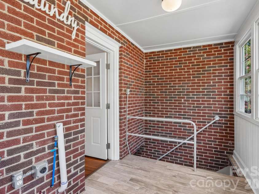 1135 13th Avenue Avenue, Hickory, NC 28601.  MLS# CAR4403535, YatesRealty ID 39314. 