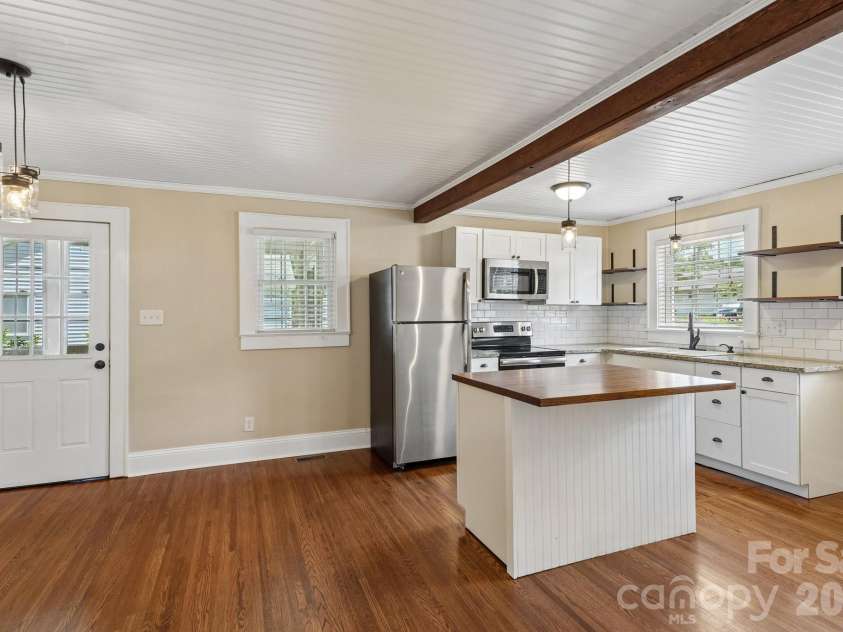 1135 13th Avenue Avenue, Hickory, NC 28601.  MLS# CAR4403535, YatesRealty ID 39314. 