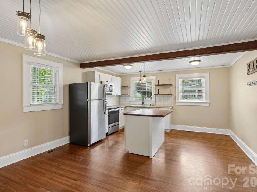 1135 13th Avenue Avenue, Hickory, NC 28601.  MLS# CAR4403535, YatesRealty ID 39314. 