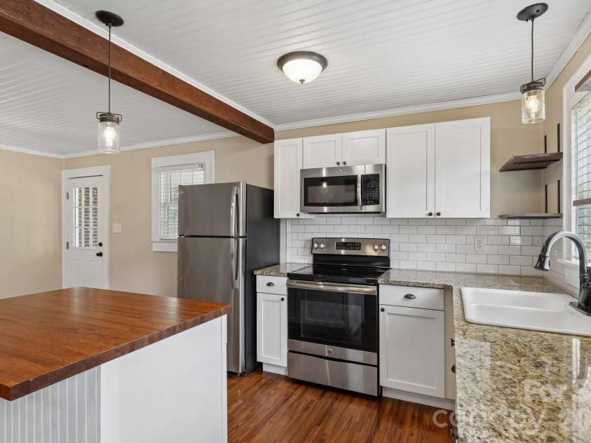 1135 13th Avenue Avenue, Hickory, NC 28601.  MLS# CAR4403535, YatesRealty ID 39314. 