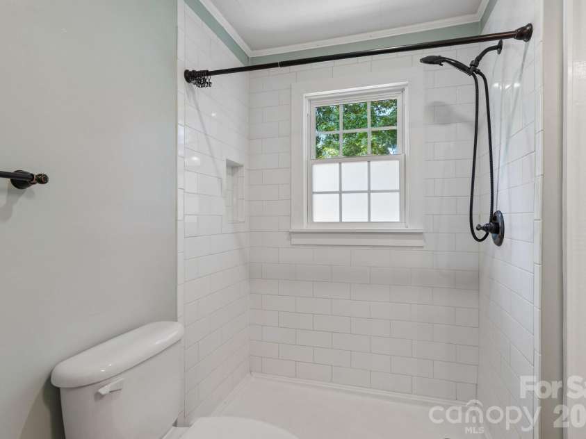 1135 13th Avenue Avenue, Hickory, NC 28601.  MLS# CAR4403535, YatesRealty ID 39314. 