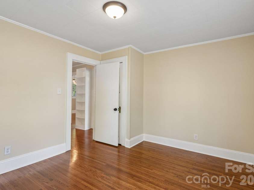 1135 13th Avenue Avenue, Hickory, NC 28601.  MLS# CAR4403535, YatesRealty ID 39314. 