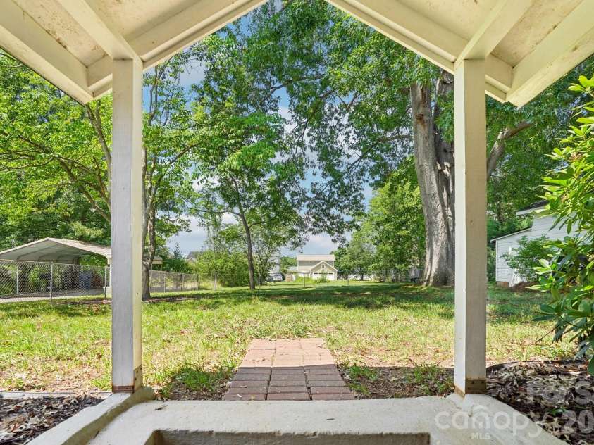 1135 13th Avenue Avenue, Hickory, NC 28601.  MLS# CAR4403535, YatesRealty ID 39314. 