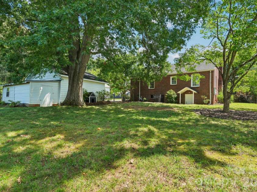 1135 13th Avenue Avenue, Hickory, NC 28601.  MLS# CAR4403535, YatesRealty ID 39314. 