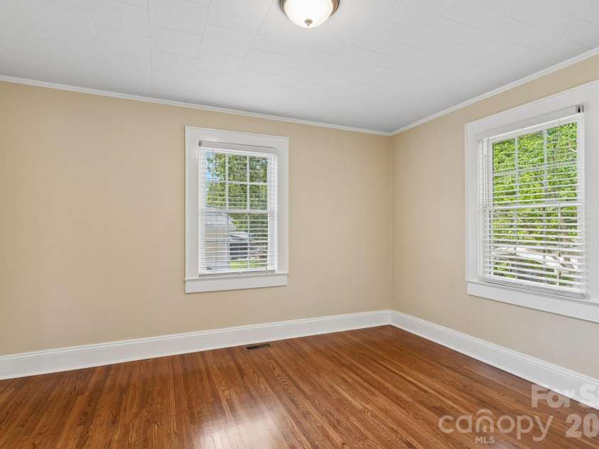 1135 13th Avenue Avenue, Hickory, NC 28601.  MLS# CAR4403535, YatesRealty ID 39314. Second Bedroom