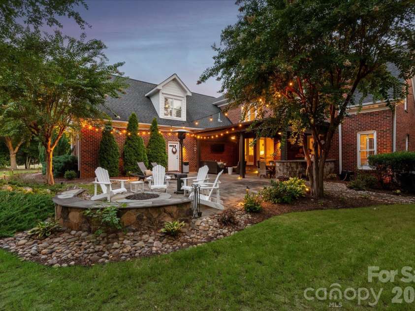 1602 Alydar Court, Waxhaw, NC 28173.  MLS# CAR4404222, YatesRealty ID 39316. 