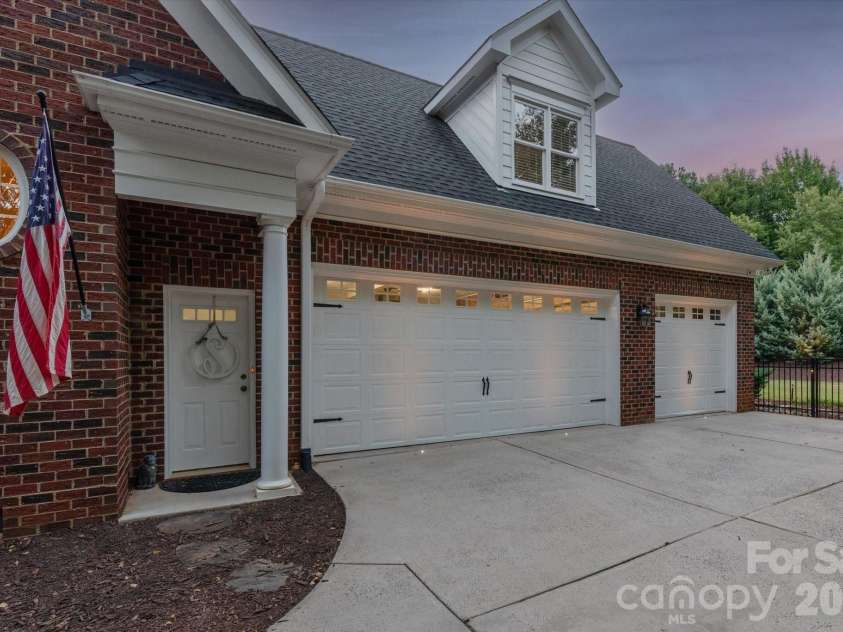 1602 Alydar Court, Waxhaw, NC 28173.  MLS# CAR4404222, YatesRealty ID 39316. 