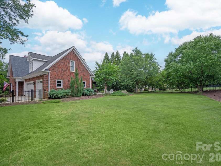 1602 Alydar Court, Waxhaw, NC 28173.  MLS# CAR4404222, YatesRealty ID 39316. 