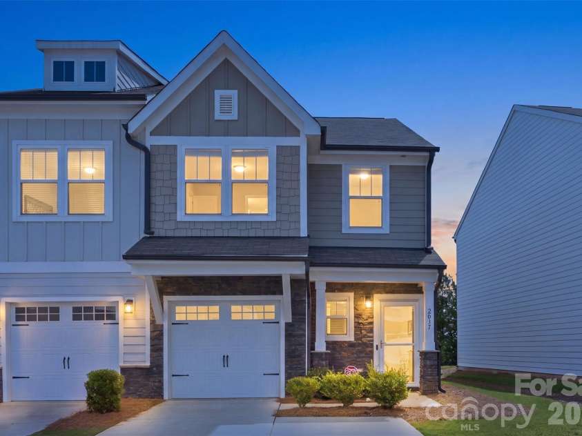 2037 Crooked Oak Lane, York, SC 29745.  MLS# CAR4400785, YatesRealty ID 39319. 