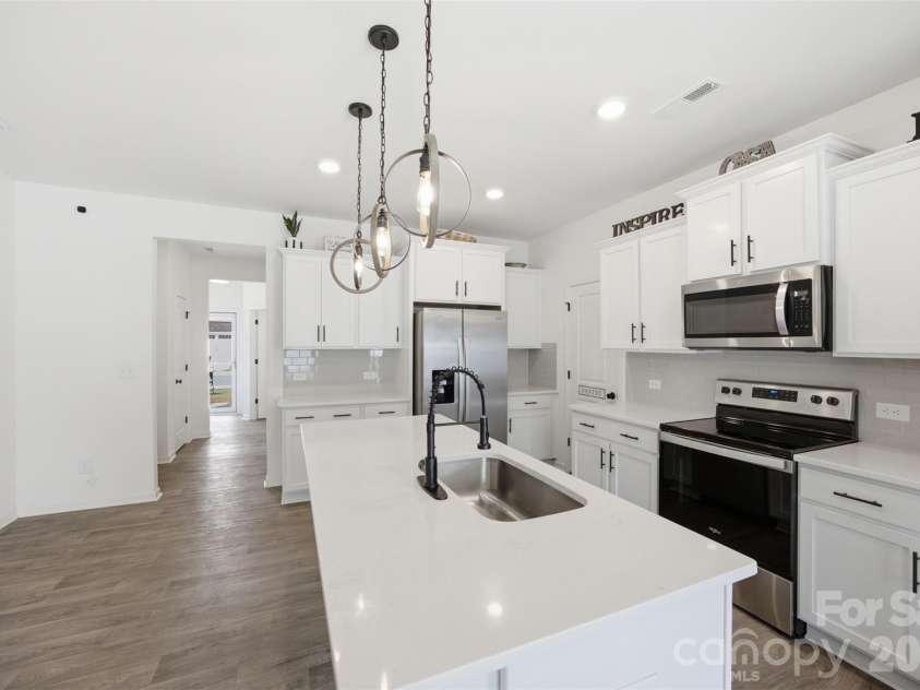 2037 Crooked Oak Lane, York, SC 29745.  MLS# CAR4400785, YatesRealty ID 39319. 