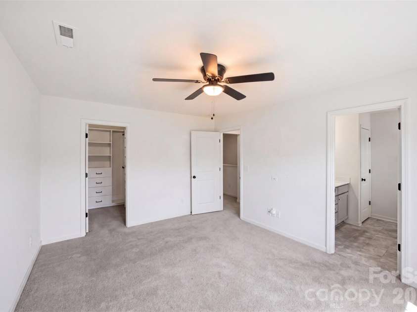 2037 Crooked Oak Lane, York, SC 29745.  MLS# CAR4400785, YatesRealty ID 39319. 