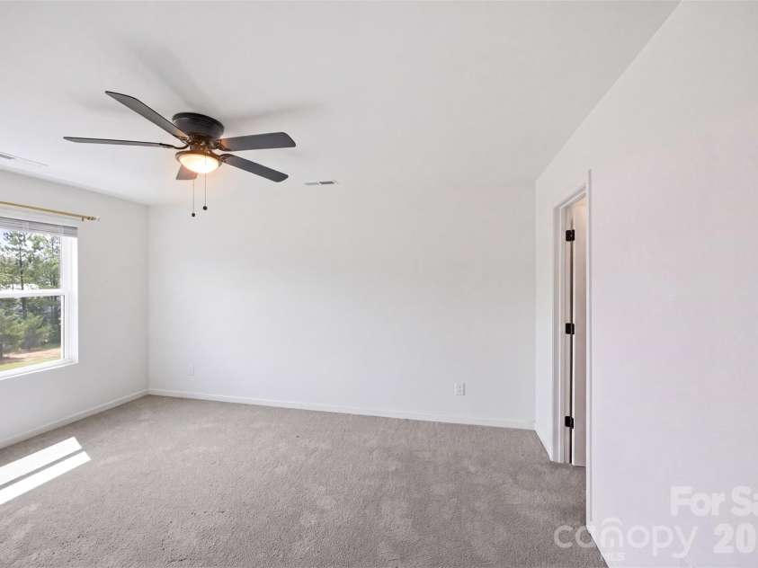 2037 Crooked Oak Lane, York, SC 29745.  MLS# CAR4400785, YatesRealty ID 39319. 