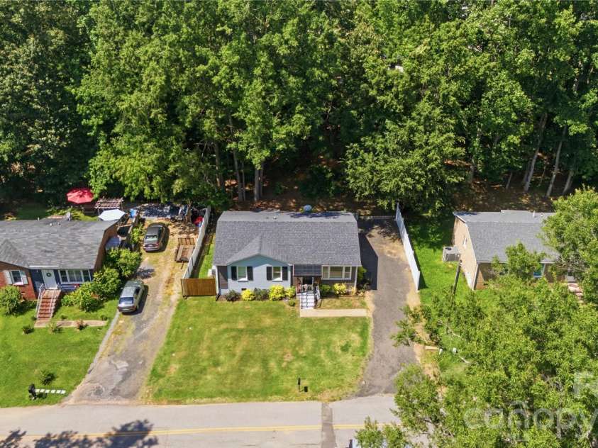 131 Hickory Lane, York, SC 29745.  MLS# CAR4400847, YatesRealty ID 39321. 