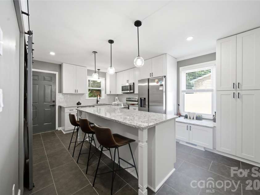 131 Hickory Lane, York, SC 29745.  MLS# CAR4400847, YatesRealty ID 39321. Kitchen