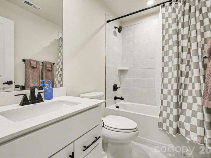 1018 Simcoe Lane, Charlotte, NC 28217.  MLS# CAR4402464, YatesRealty ID 39324. 