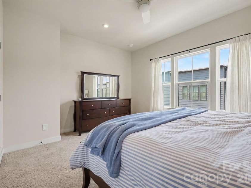 1018 Simcoe Lane, Charlotte, NC 28217.  MLS# CAR4402464, YatesRealty ID 39324. 