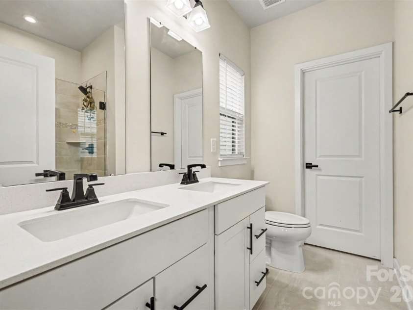 1018 Simcoe Lane, Charlotte, NC 28217.  MLS# CAR4402464, YatesRealty ID 39324. 