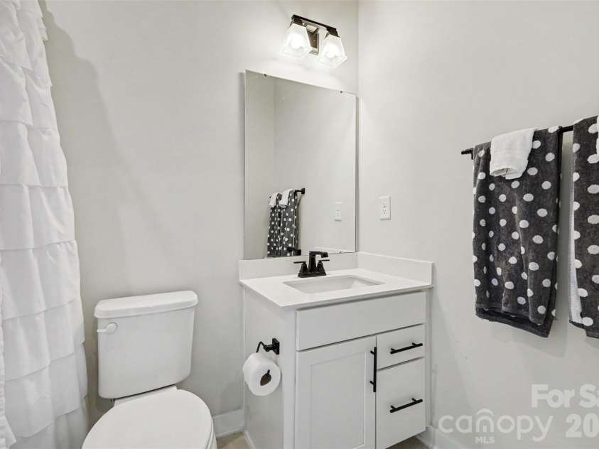 1018 Simcoe Lane, Charlotte, NC 28217.  MLS# CAR4402464, YatesRealty ID 39324. 