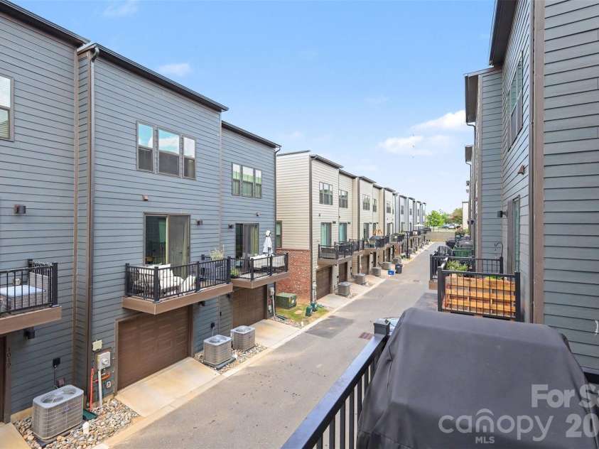 1018 Simcoe Lane, Charlotte, NC 28217.  MLS# CAR4402464, YatesRealty ID 39324. 