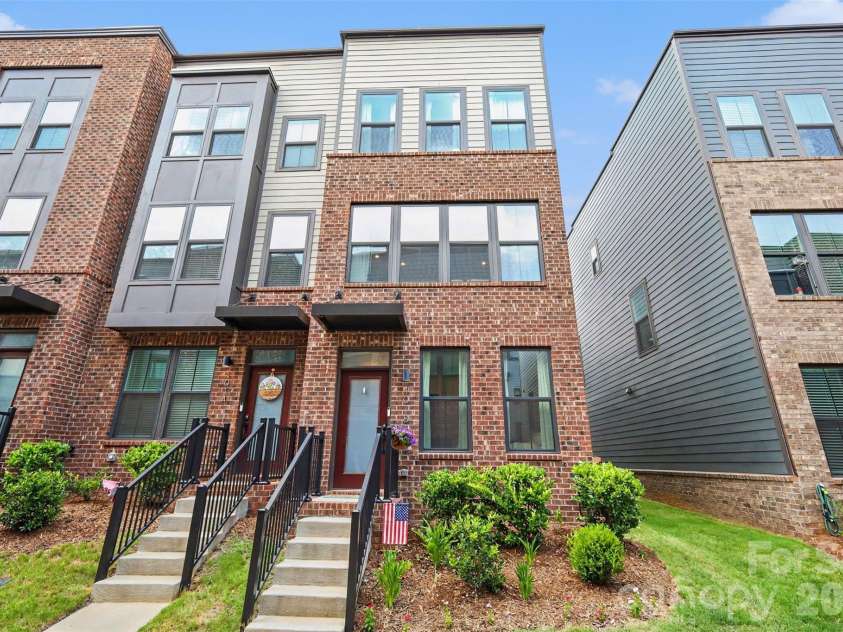 1018 Simcoe Lane, Charlotte, NC 28217.  MLS# CAR4402464, YatesRealty ID 39324. 