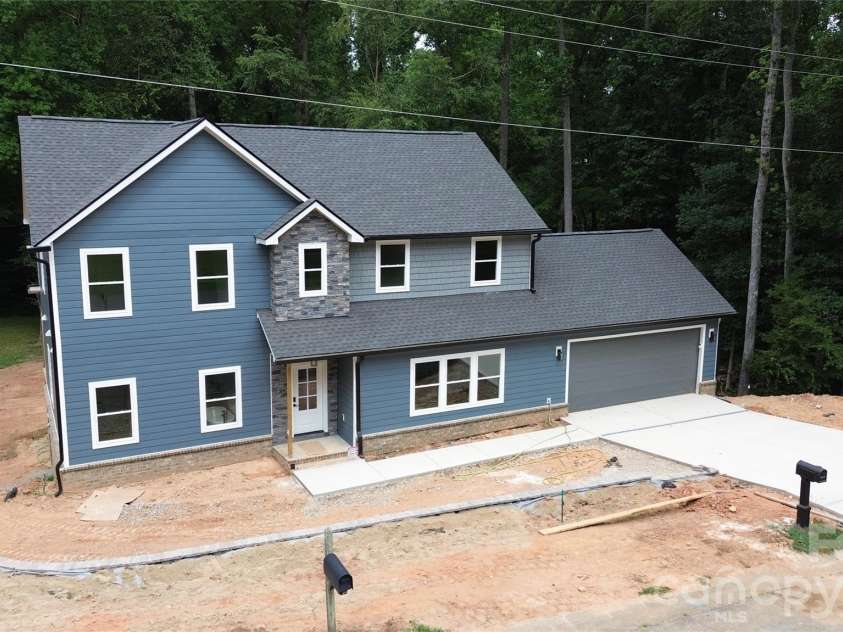 2766 Oakhurst Drive, York, SC 29732.  MLS# CAR4403224, YatesRealty ID 39327. 