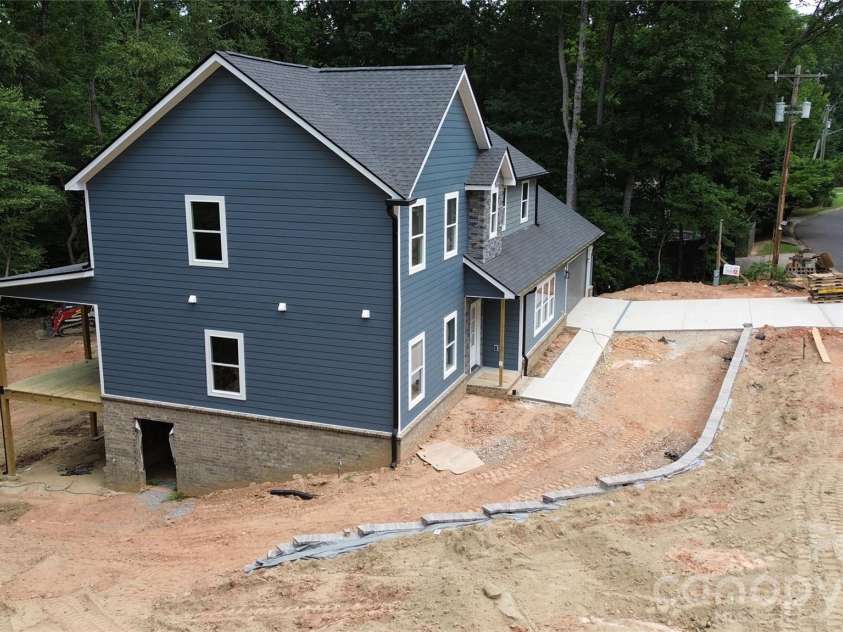 2766 Oakhurst Drive, York, SC 29732.  MLS# CAR4403224, YatesRealty ID 39327. 