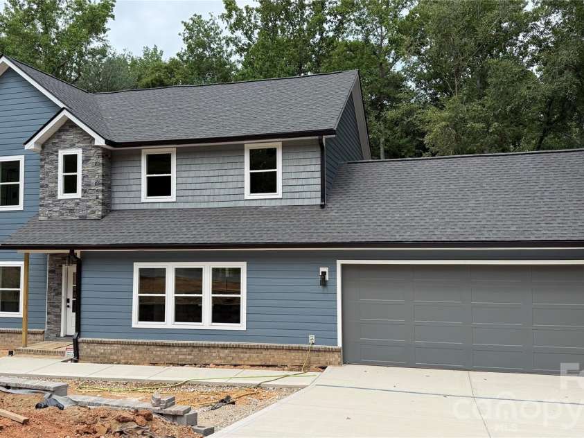2766 Oakhurst Drive, York, SC 29732.  MLS# CAR4403224, YatesRealty ID 39327. 