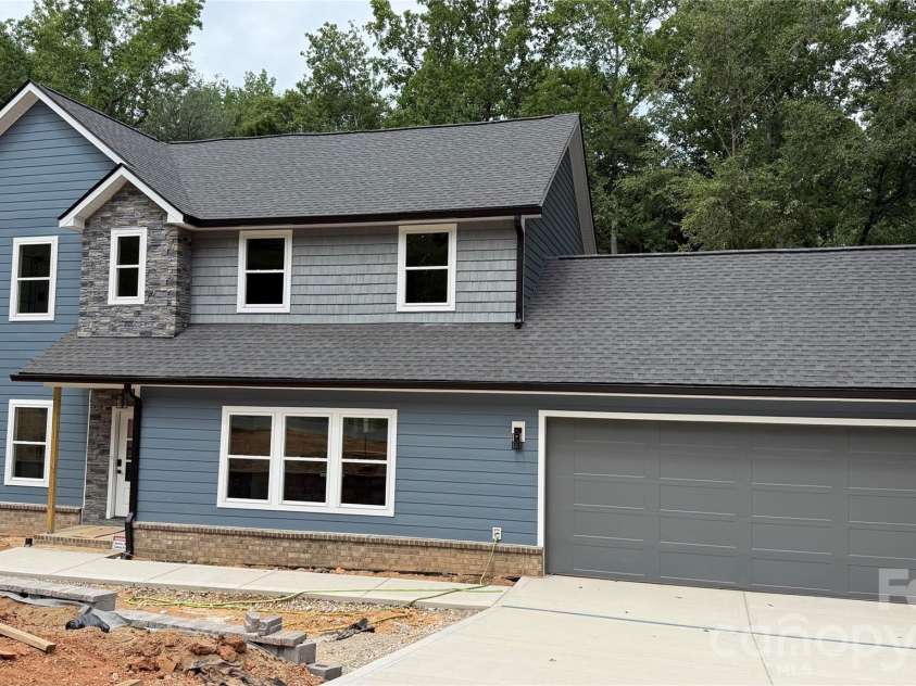 2766 Oakhurst Drive, York, SC 29732.  MLS# CAR4403224, YatesRealty ID 39327. 