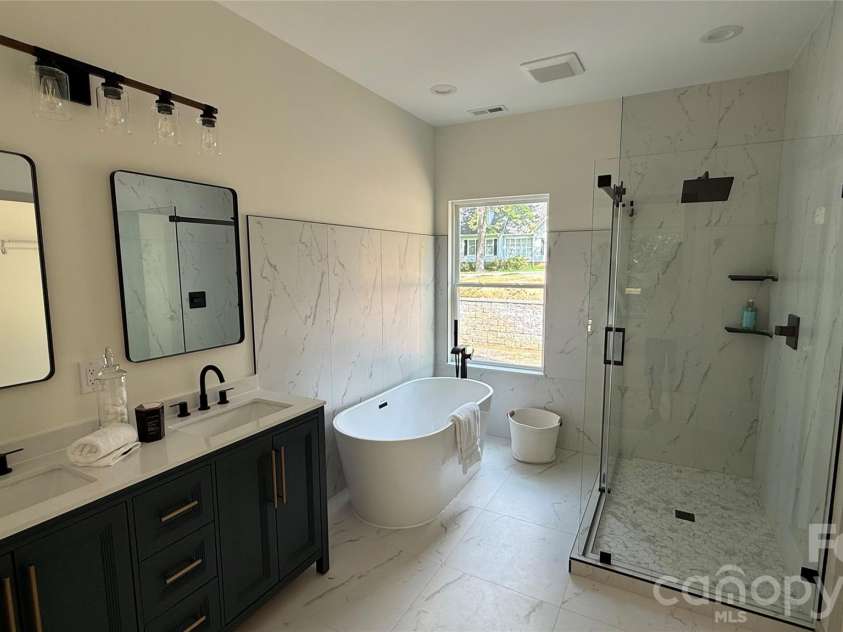 2766 Oakhurst Drive, York, SC 29732.  MLS# CAR4403224, YatesRealty ID 39327. 