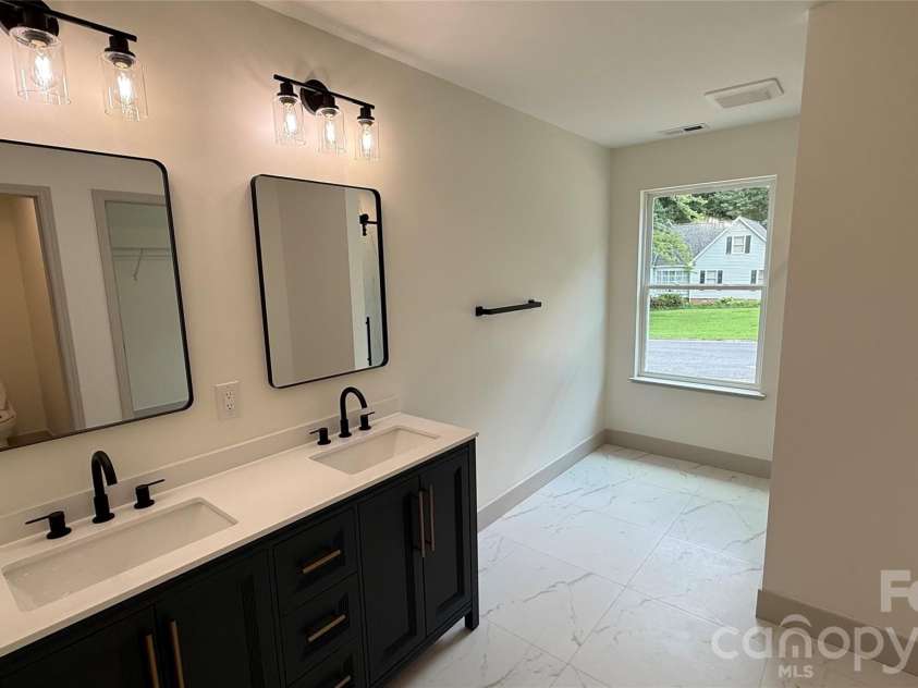 2766 Oakhurst Drive, York, SC 29732.  MLS# CAR4403224, YatesRealty ID 39327. 