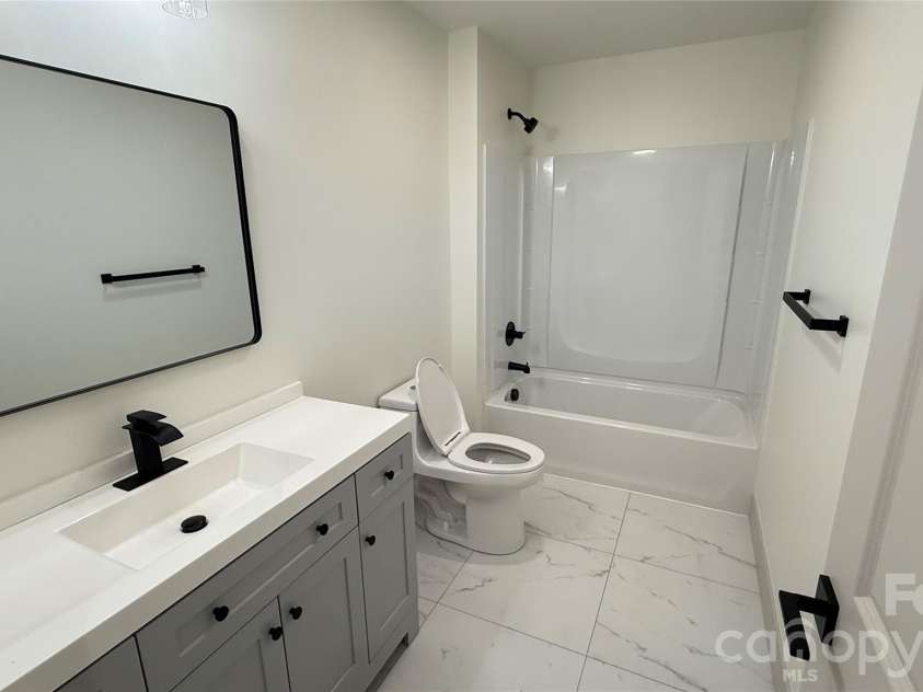 2766 Oakhurst Drive, York, SC 29732.  MLS# CAR4403224, YatesRealty ID 39327. 