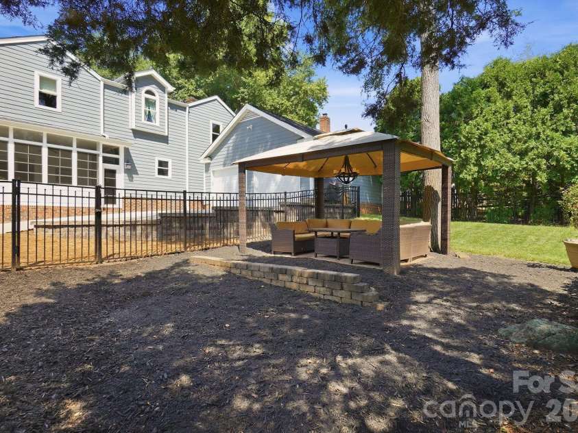 9200 Deer Spring Lane, Charlotte, NC 28210.  MLS# CAR4402944, YatesRealty ID 39328. Backyard