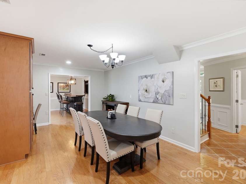 9200 Deer Spring Lane, Charlotte, NC 28210.  MLS# CAR4402944, YatesRealty ID 39328. Dining Room