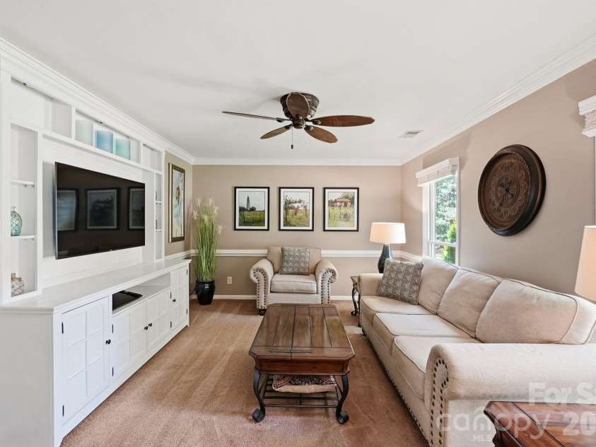 9200 Deer Spring Lane, Charlotte, NC 28210.  MLS# CAR4402944, YatesRealty ID 39328. Family Room