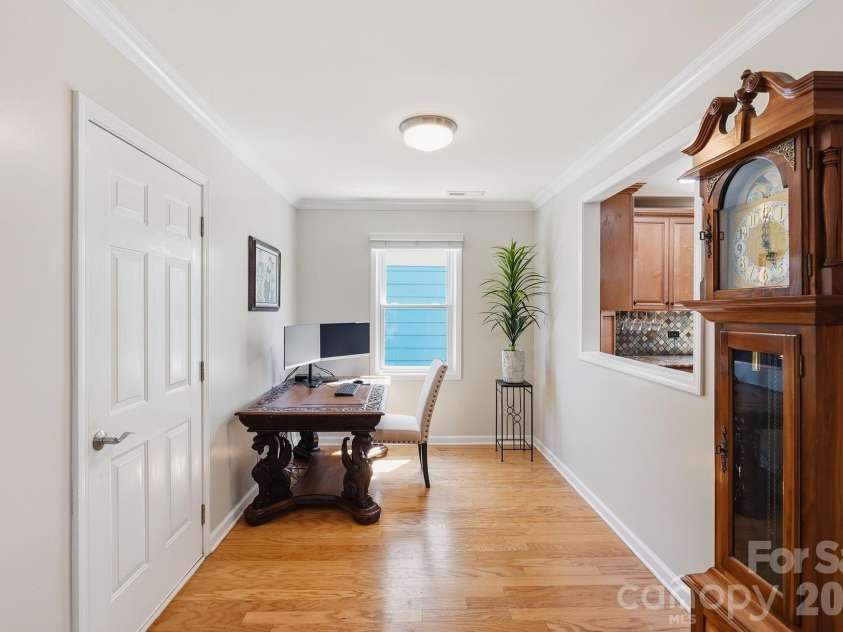 9200 Deer Spring Lane, Charlotte, NC 28210.  MLS# CAR4402944, YatesRealty ID 39328. Office Space