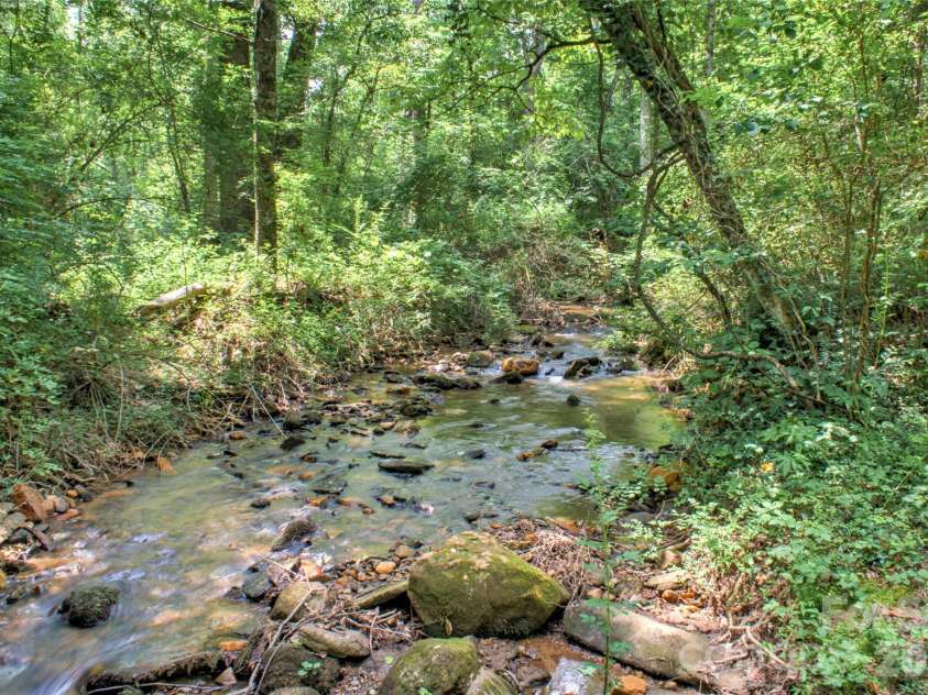 34 Greenbriar Road, Black Mountain, NC 28711.  MLS# CAR4340894, YatesRealty ID 3933. 