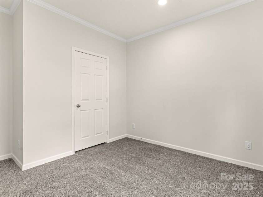 15 Eagle Drive, Hendersonville, NC 28792.  MLS# CAR4292194, YatesRealty ID 39330. 