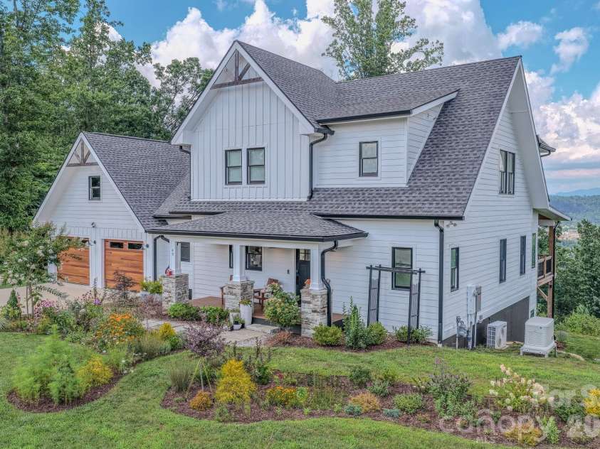 49 Arabella Lane, Arden, NC 28704.  MLS# CAR4402809, YatesRealty ID 39330. 
