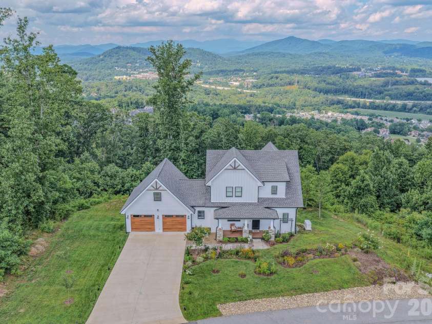 49 Arabella Lane, Arden, NC 28704.  MLS# CAR4402809, YatesRealty ID 39330. 
