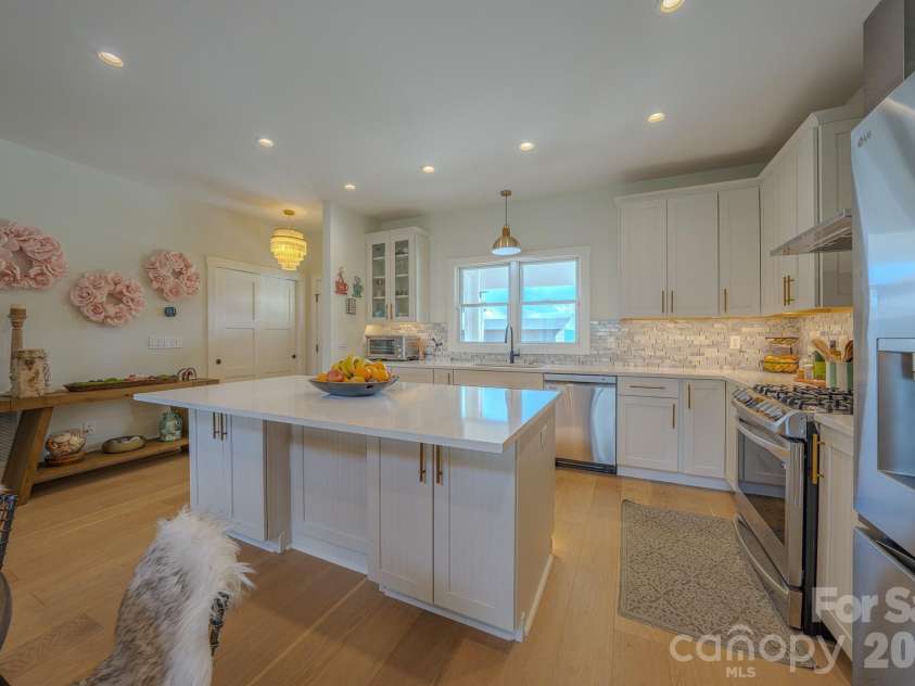 49 Arabella Lane, Arden, NC 28704.  MLS# CAR4402809, YatesRealty ID 39330. 