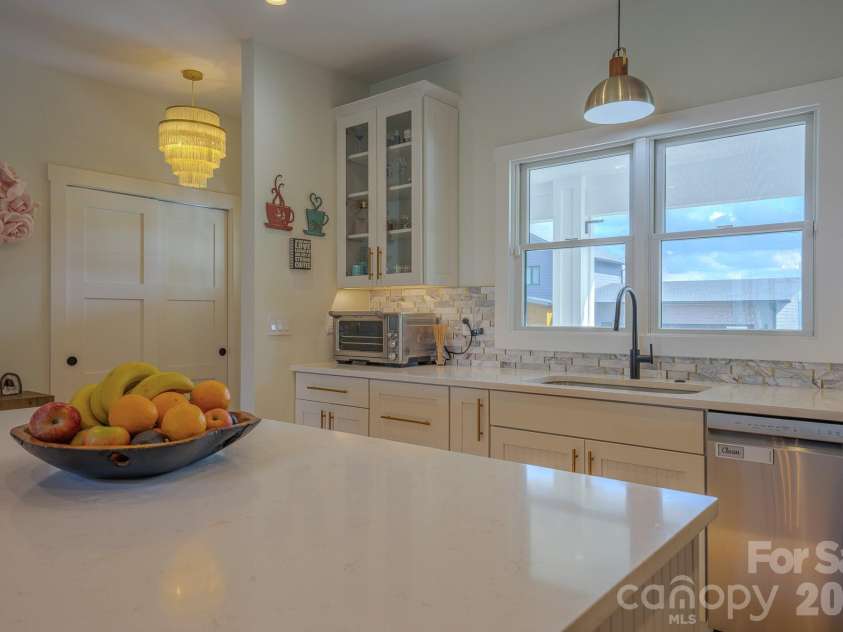 49 Arabella Lane, Arden, NC 28704.  MLS# CAR4402809, YatesRealty ID 39330. 