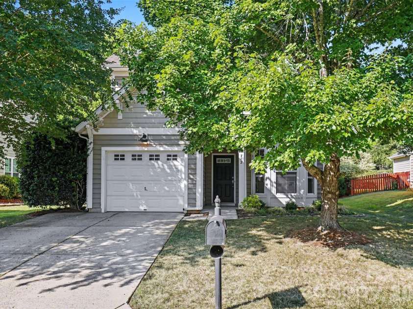 712 Tulip Tree Place, Rock Hill, SC 29732.  MLS# CAR4379290, YatesRealty ID 39331. 